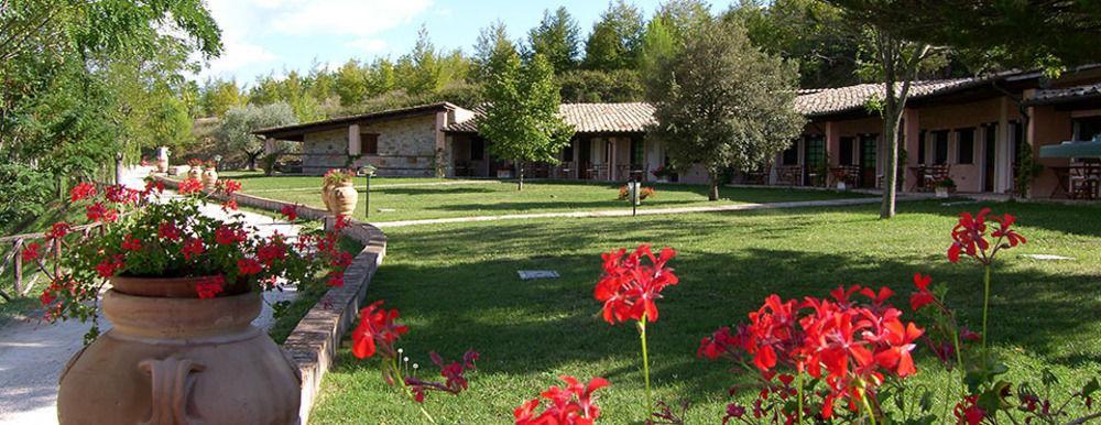 Il Poggio Dei Pettirossi Hotel Bevagna Exterior photo
