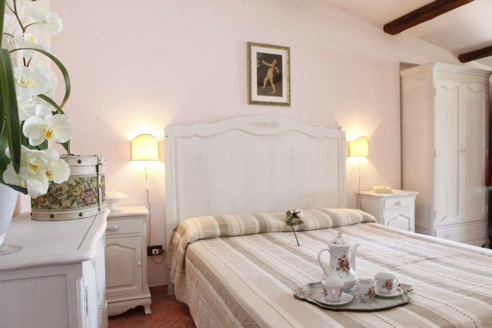 Il Poggio Dei Pettirossi Hotel Bevagna Exterior photo