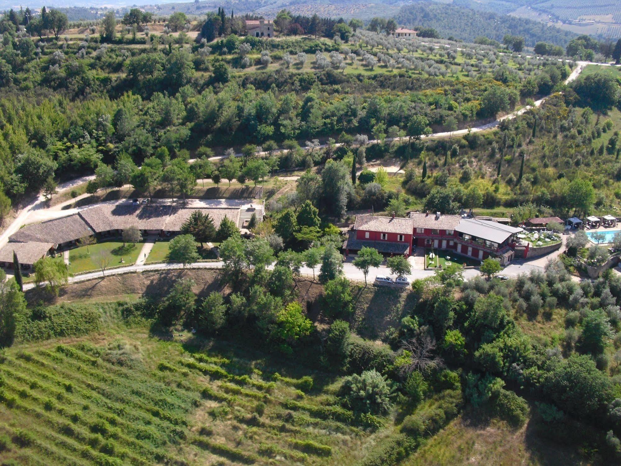 Il Poggio Dei Pettirossi Hotel Bevagna Exterior photo